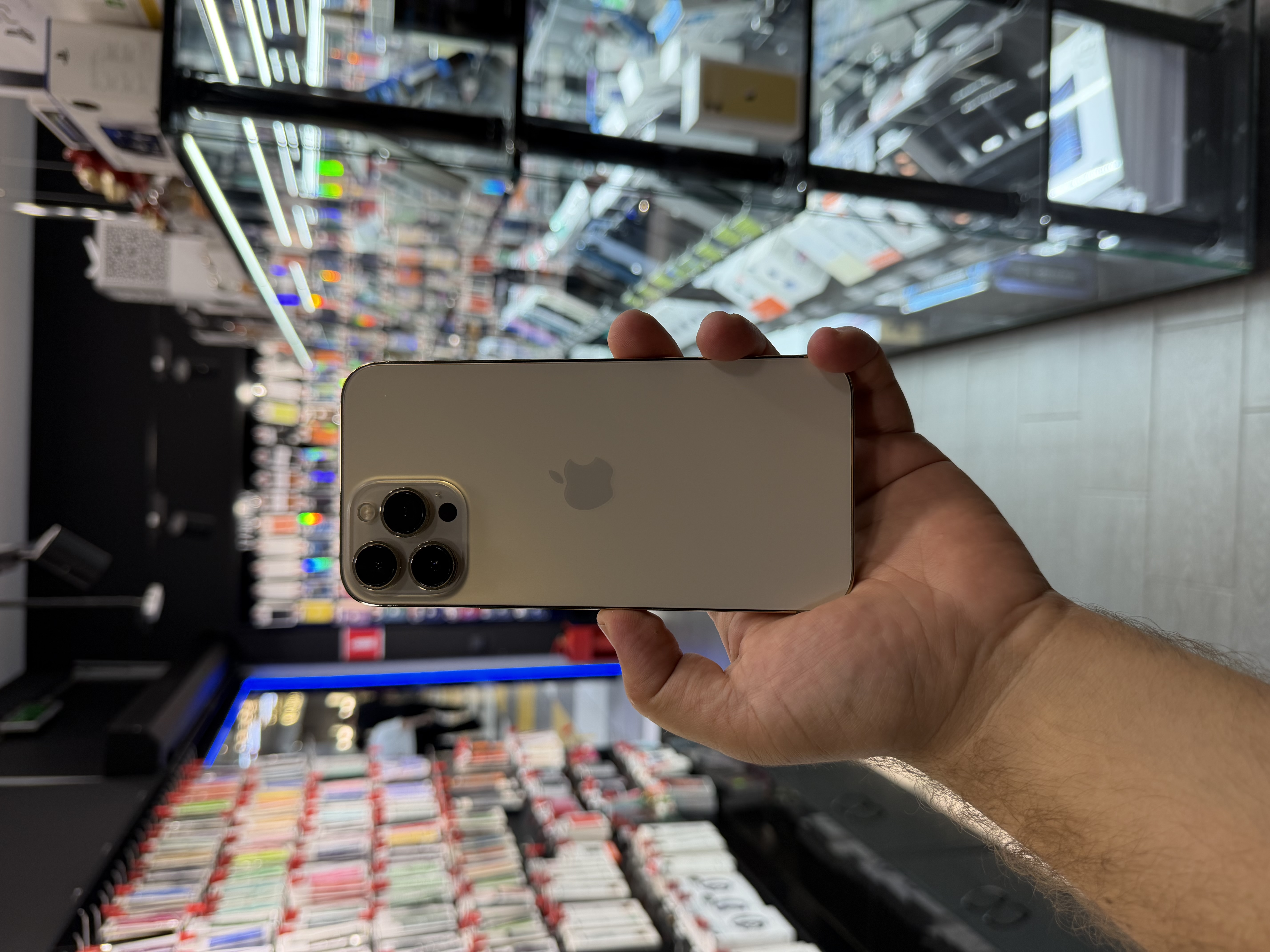 Б/У Смартфон Apple iPhone 13 Pro Max 128Gb Gold