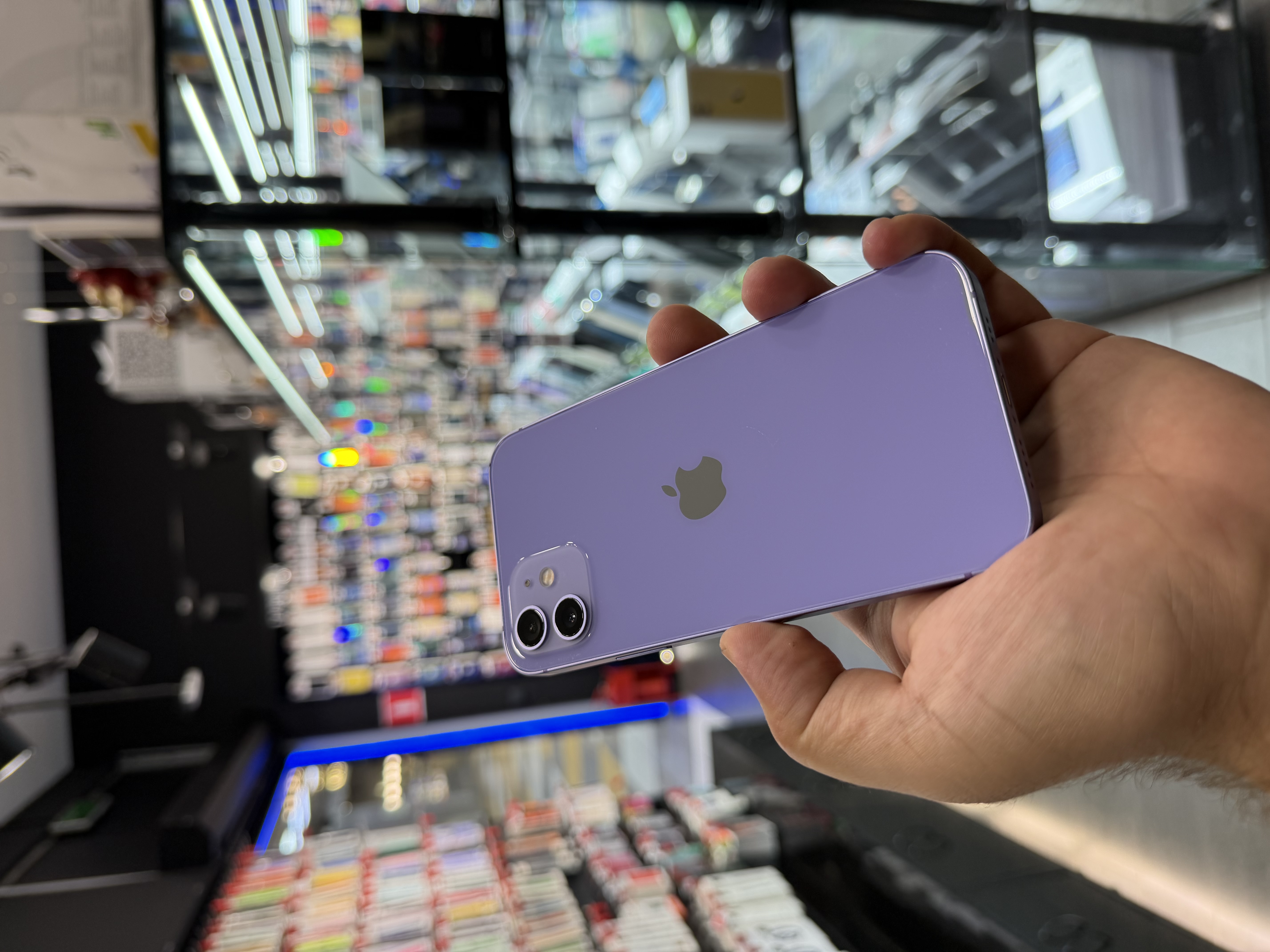 Б/У Смартфон Apple iPhone 12 128Gb Purple