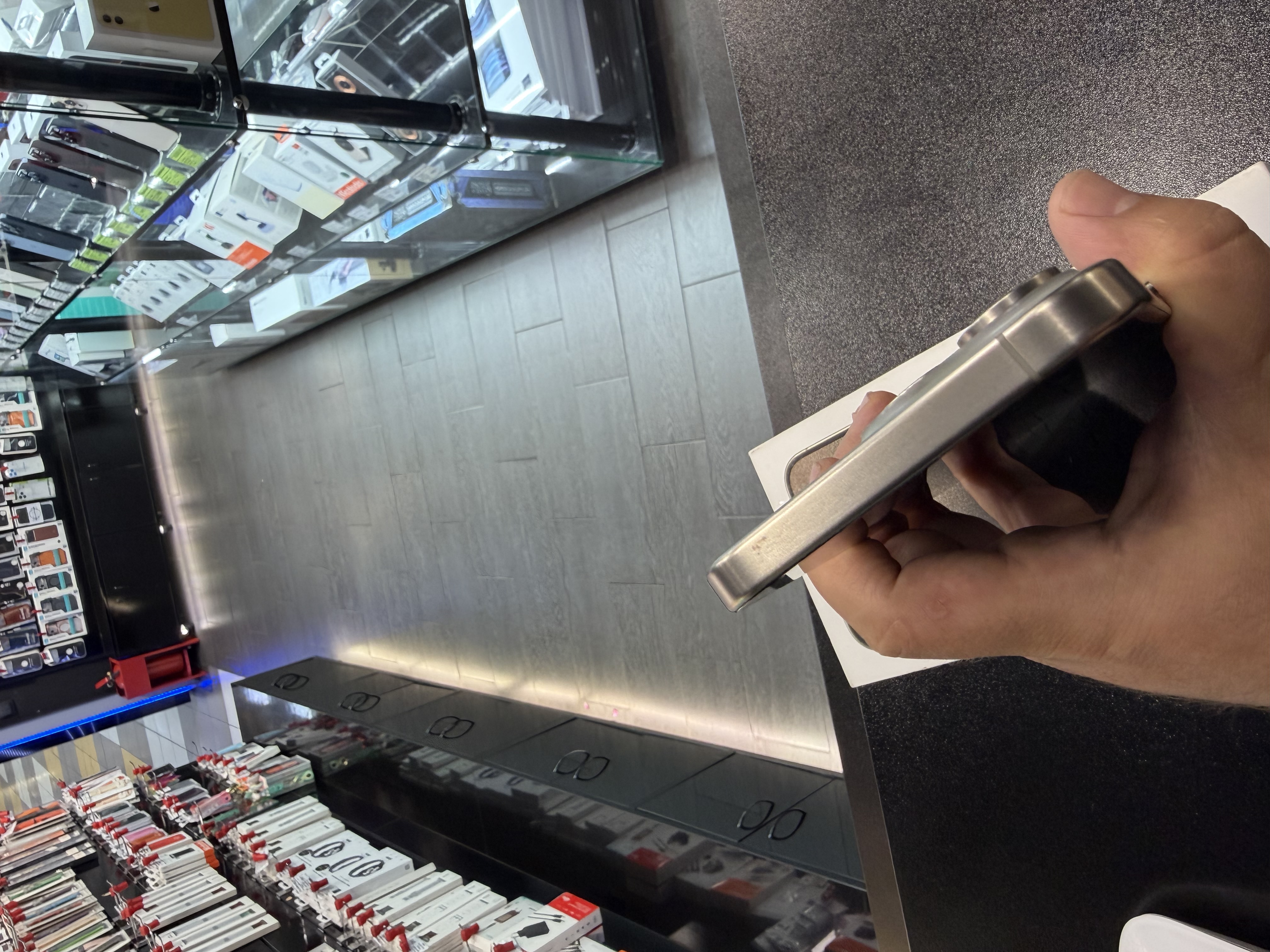 Б/У Смартфон Apple iPhone 15 Pro Max 512Gb Natural Titanium