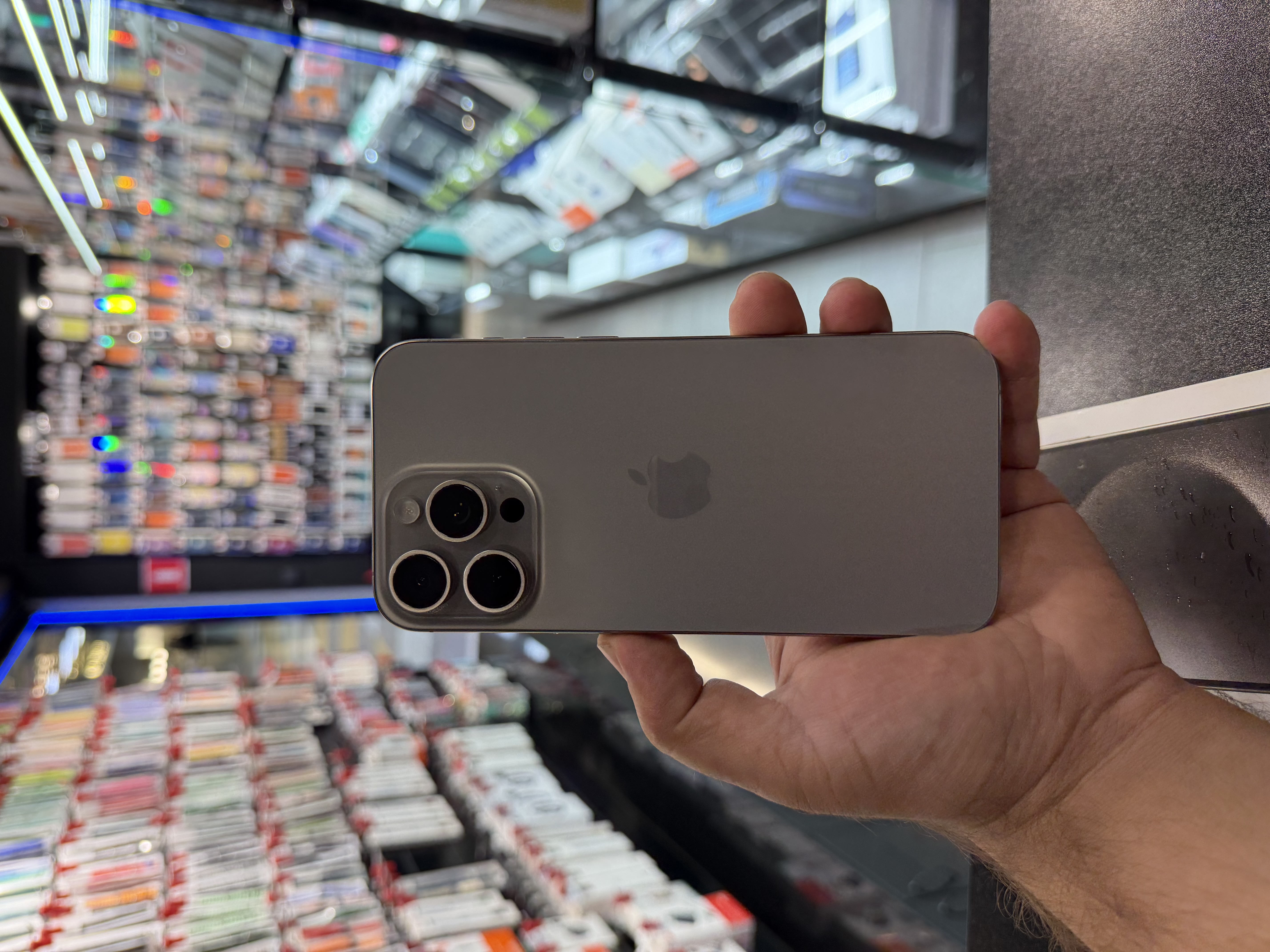 Б/У Смартфон Apple iPhone 15 Pro Max 512Gb Natural Titanium