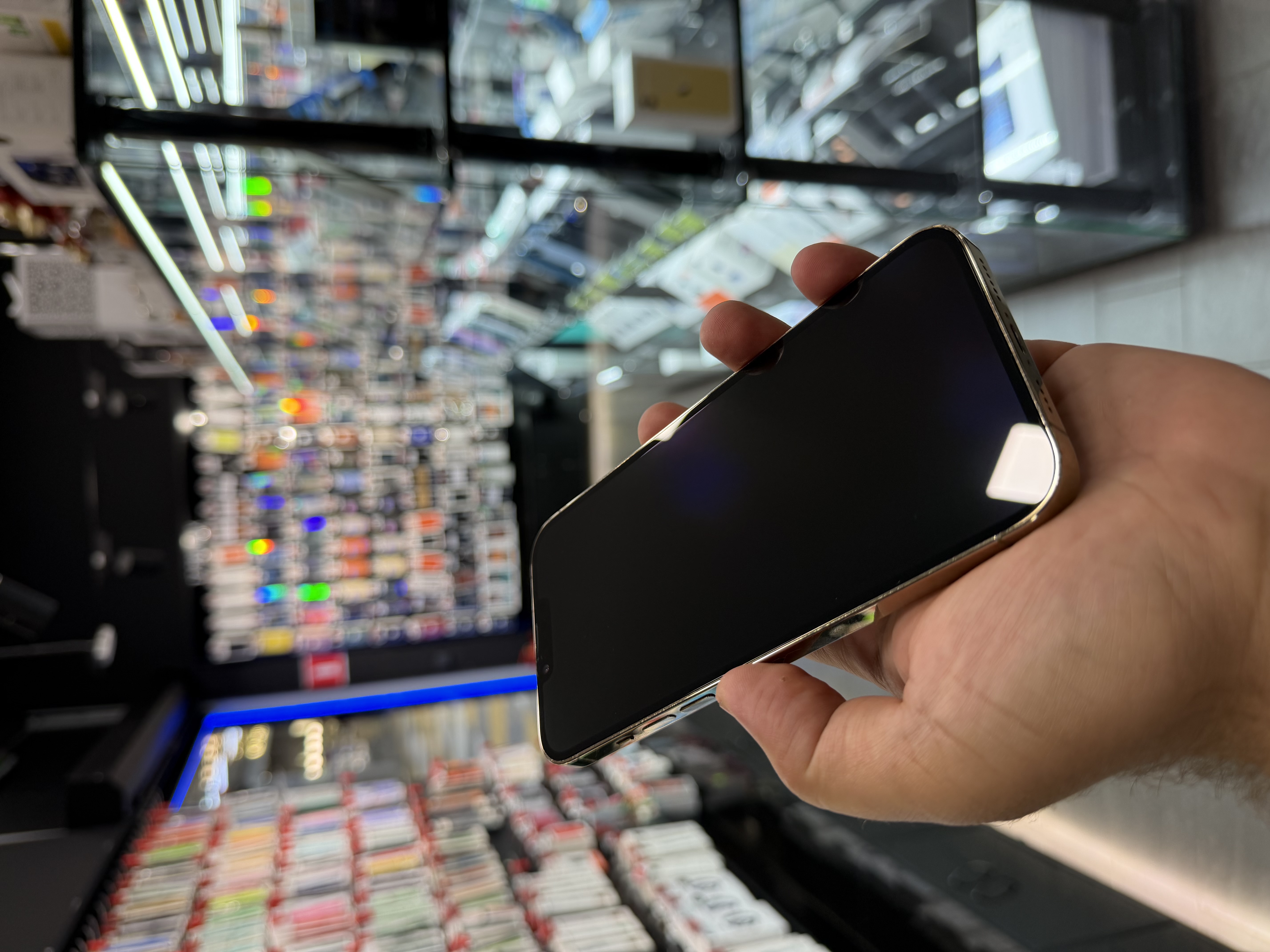 Б/У Смартфон Apple iPhone 13 Pro Max 128Gb Gold
