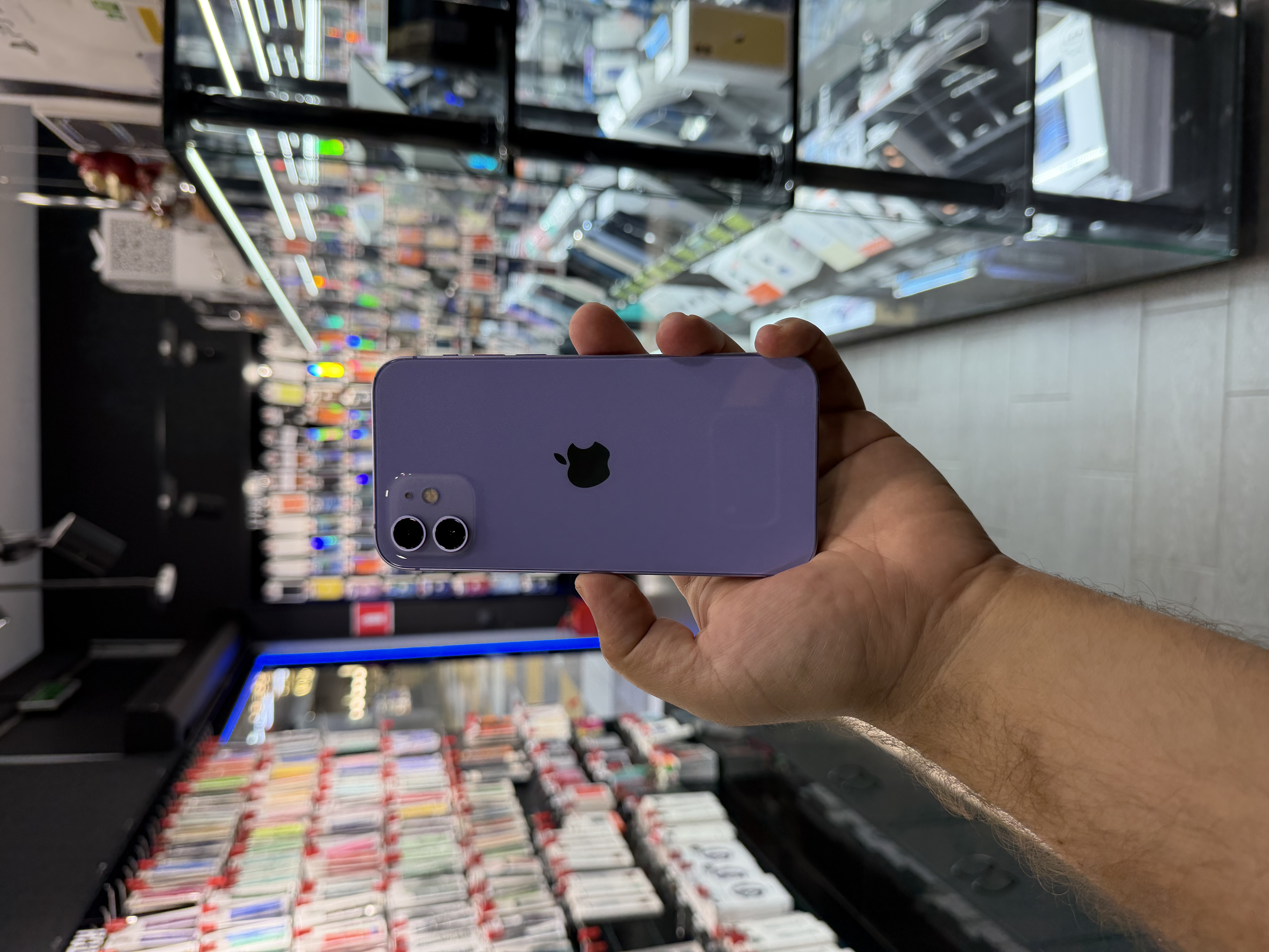 Б/У Смартфон Apple iPhone 12 128Gb Purple